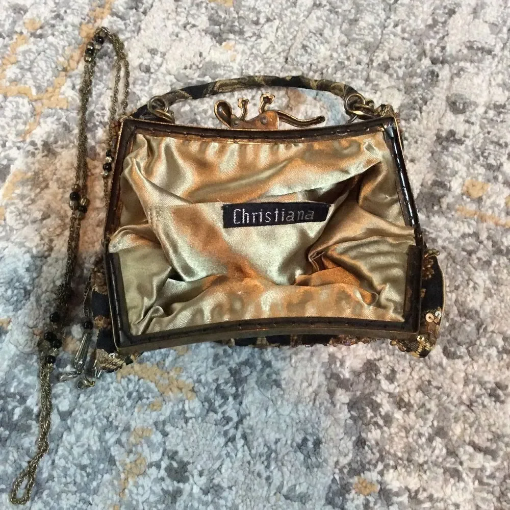 CHRISTIANA BEADED HANDBAG WITH GECKO CLASP! EUC! - Picture 6 of 6